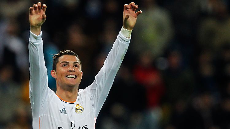 Er ist ein Fußballer, der seinen Job verdammt gut macht und den Zuschauern ein Spektakel bietet: Cristiano Ronaldo.