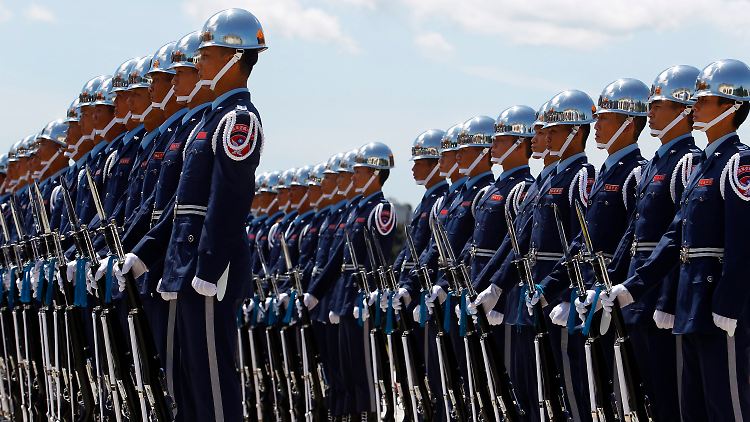 Taiwanesische Soldaten bei einem Staatsempfang.