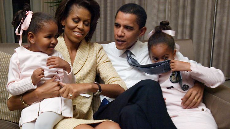 Daddy ist Kandidat: Die Obamas mit Sasha und Malia noch vor dem Einzug ins Weiße Haus (2004).