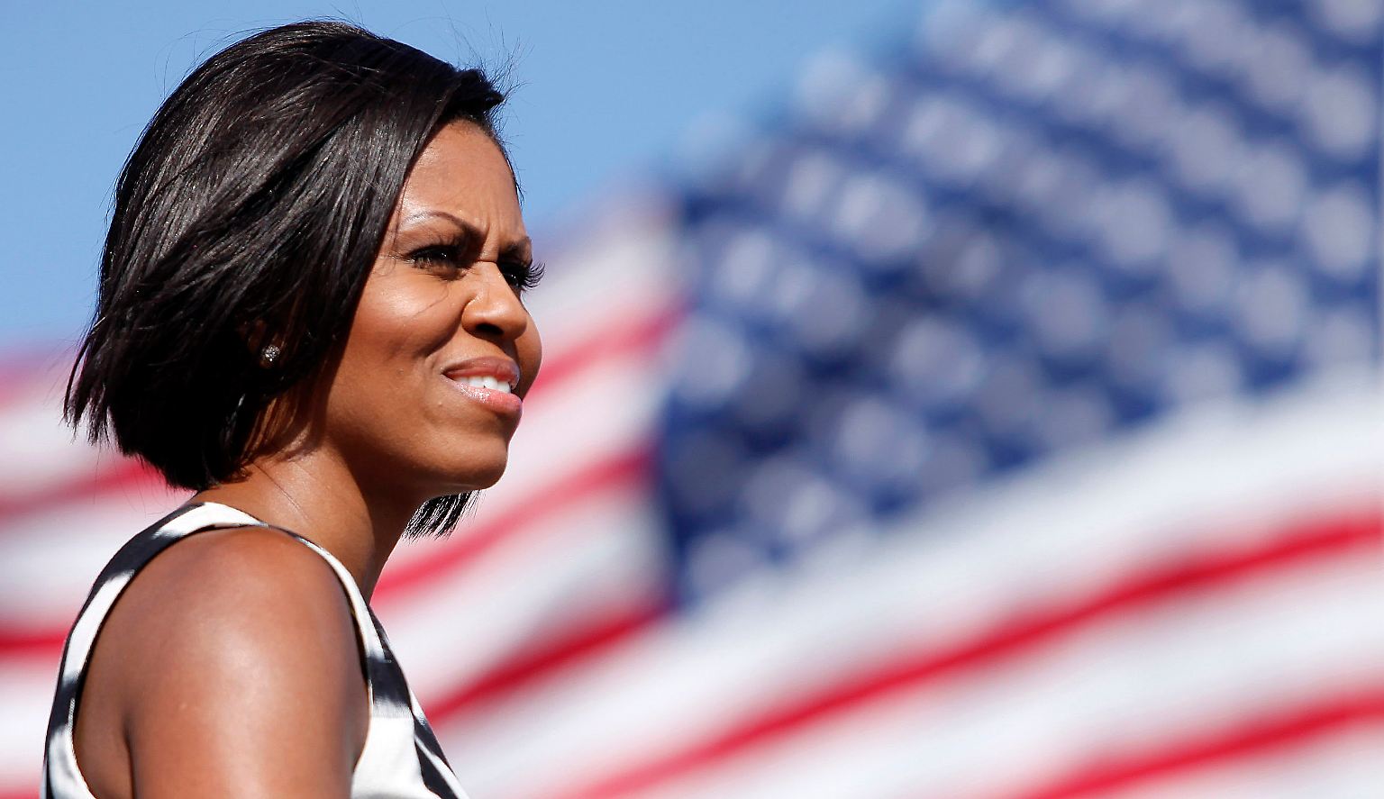 "Fifty and fabulous!" lautet Michelle Obamas selbst gewähltes Motto zum 50. Geburtstag. Dass die Gattin des US-Präsidenten nicht nur fabelhaft aussieht, sondern sich auch so fühlt, ...