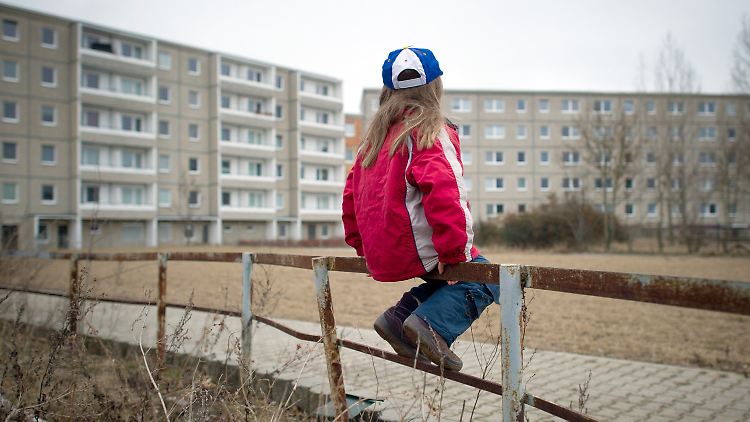 Laut der jüngsten Umfrage des Deutschen Kinderhilfswerks sind 20 Prozent der Heranwachsenden von Armut betroffen. 