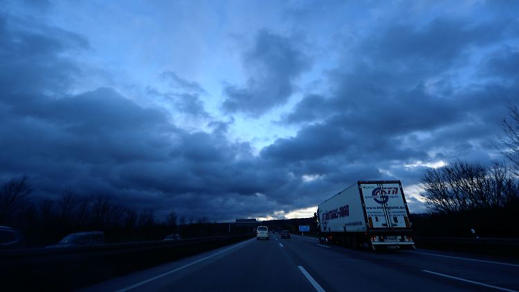 Neue Bedrohung im Güterverkehr: Wenn es Nacht wird auf Deutschlands Autobahnen, schlagen die Gangster zu.