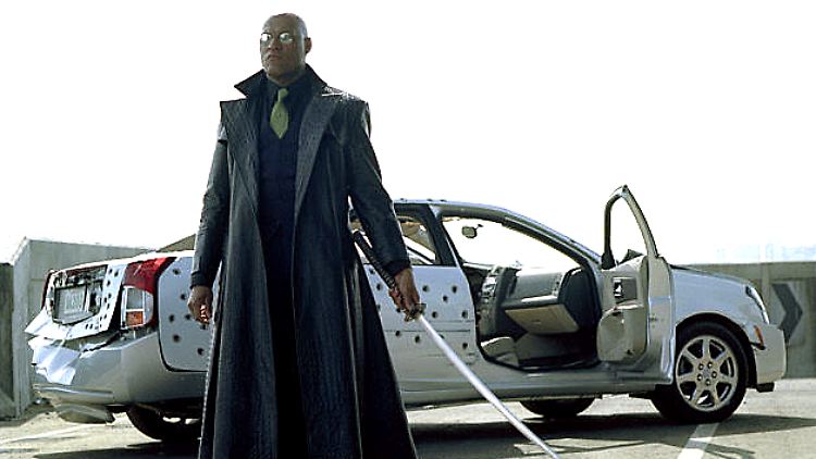 Laurence Fishburne alias Morpheus wird für Kia im K900 den Weg aus der Matrix finden.