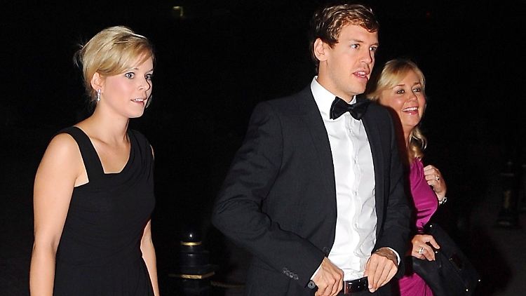 Vettel ist mit seiner Jugendliebe Hannah Sprater (l.) liiert.