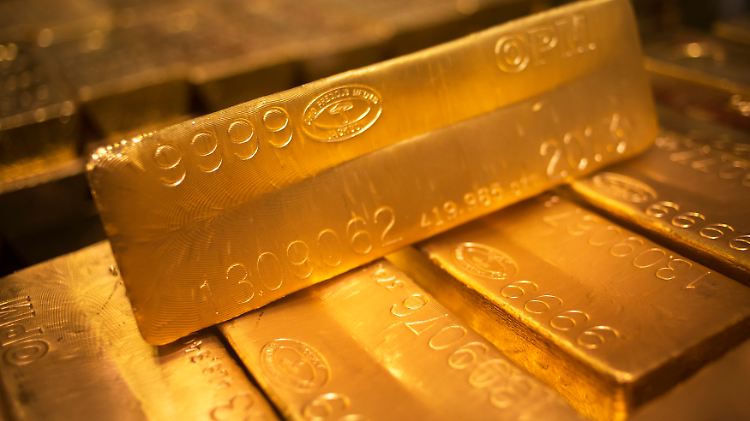 Goldpreis bleibt über 1300er Marke.