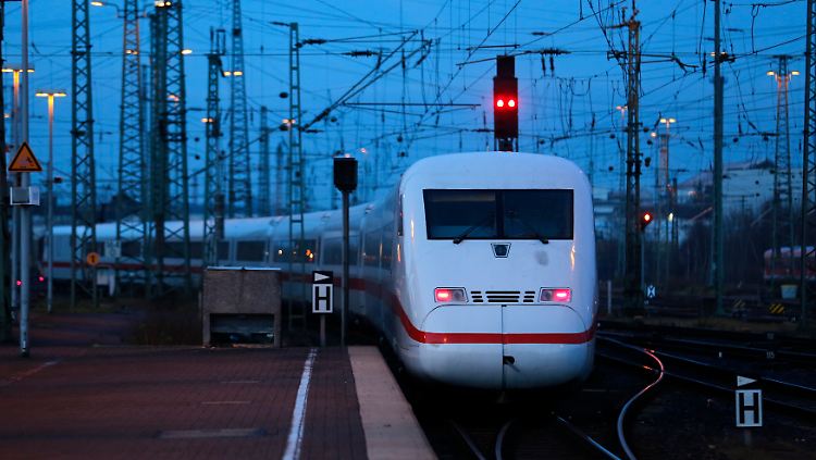 Die Bahn fährt weiter ...