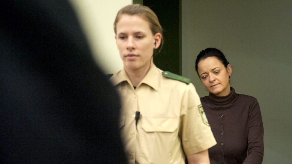 Beate Zschäpe, das einzige überlebende NSU-Mitglied, steht seit Mai 2013 vor Gericht.