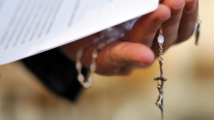Über die Zukunft des Priesters muss noch entschieden werden.