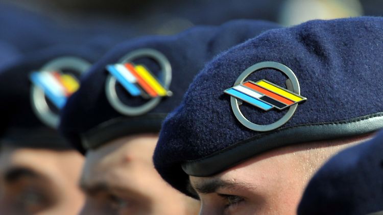 "Un devoir d'excellence - Dem Besten verpflichtet": Soldaten der deutsch-französischen Brigade beim feierlichen Gelöbnis (Archivbild).