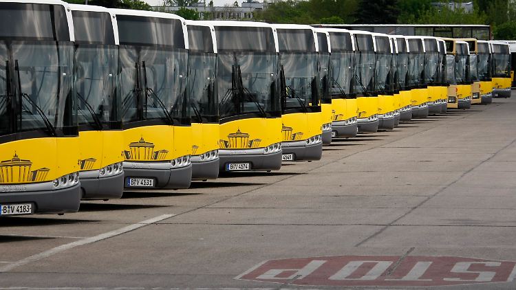 Linienbusse müssen in der Stadt bis zu 200 Kilometer am Tag zurücklegen - da hat der Verbrennungsmotor noch Vorteile. 