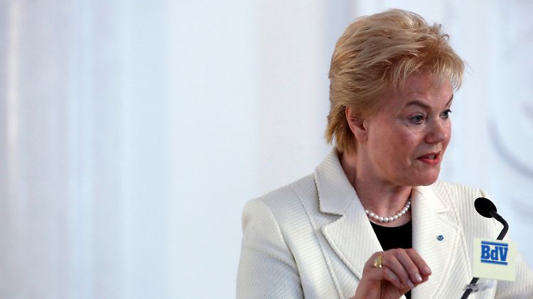 Erika Steinbach würdigt "die Charta der Vertriebenen" als "Absage an Revanche und Gewalt". 