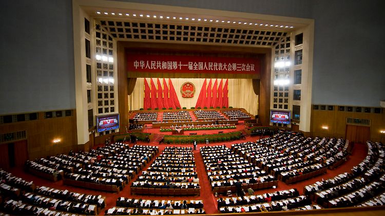 Neben den aktuellen und ehemaligen Spitzenkadern der Kommunistischen Partei Chinas sollen auch zahlreiche einfache Abgeordnete und Beamte Geld in Steueroasen geschafft haben.