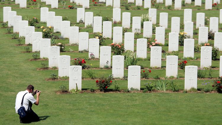 Auf dem Soldatenfriedhof in Thiepval in Nordfrankreich. Hier tobte 1916 die Schlacht an der Somme, die verlustreichste Schlacht des Ersten Weltkriegs.