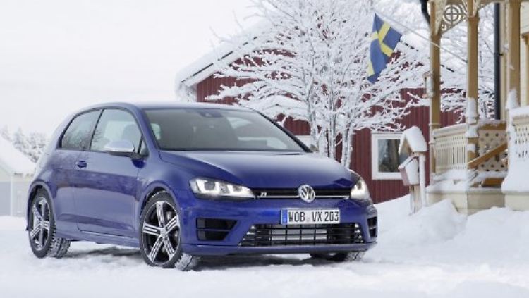 VW stattet die Neuauflage der sportlichsten Version des kompakten Bestsellers mit 300 PS aus.