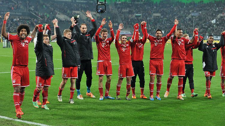 Gewohntes Bild: Nach Spielen feiern die Bayern meistens ihren Sieg.