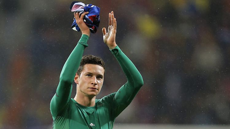 Bald nicht mehr im königsblauen Trikot? Arsenal will Julian Draxler wohl haben.