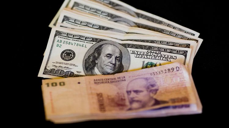 Argentiniens Peso hat im Vergleich zum US-Dollar massiv an Wert verloren.