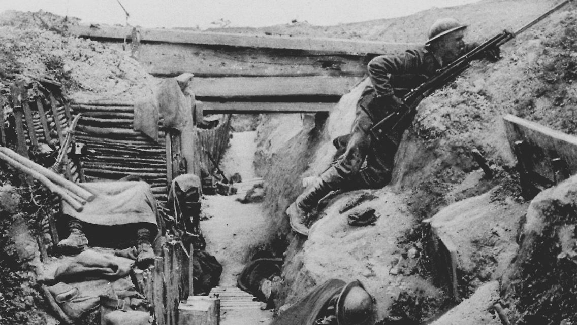 Jahrelange Grabenkämpfe zermürben die Soldaten, verschaffen aber keiner Seite Geländegewinne oder einen Vorteil.