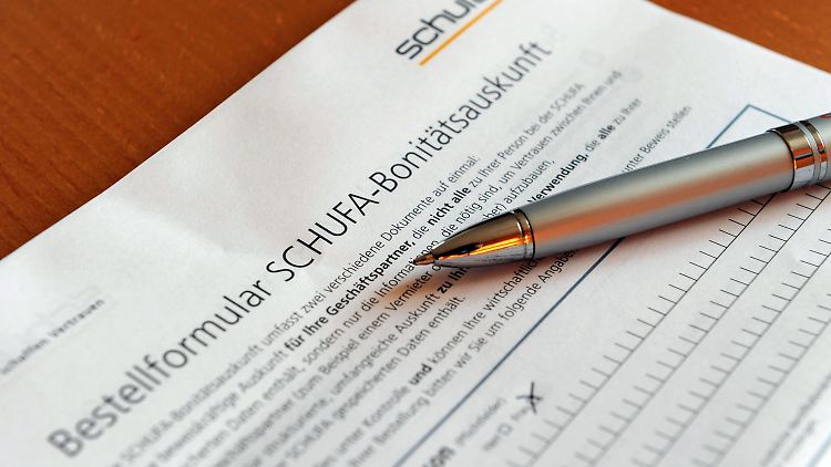 Jeder kann kostenlos eine Selbstauskunft von der Schufa verlangen. Für 18,50 Euro bekommt man Zugang zur Schufa-Auskunft online.