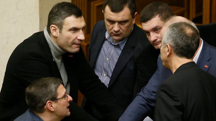 Klitschko mit Fraktionsmitgliedern aus seiner Udar-Partei