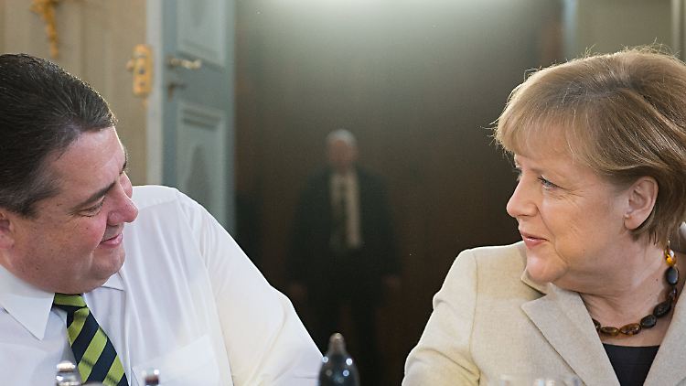 Gabriel und Merkel - Konkurrenten und Koalitionäre.