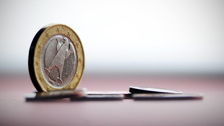Rollt anders als Lira oder Rubel: Die aktuellen Kursturbulenzen im Devisenhandel lassen den Euro kalt.