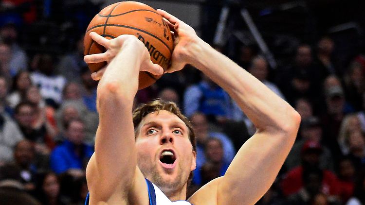 Dirk Nowitzki brillierte gegen die Houston Rockets auf verlorenem Posten. 