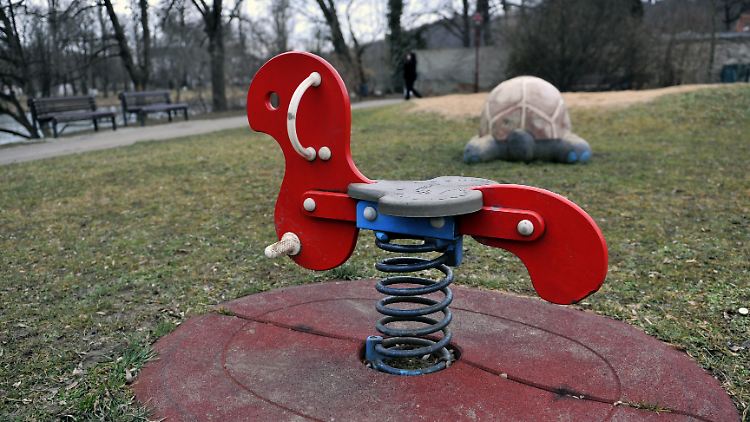 "Schuldig macht sich auch jeder, der wegsieht", sagen Tsokos und Guddat.