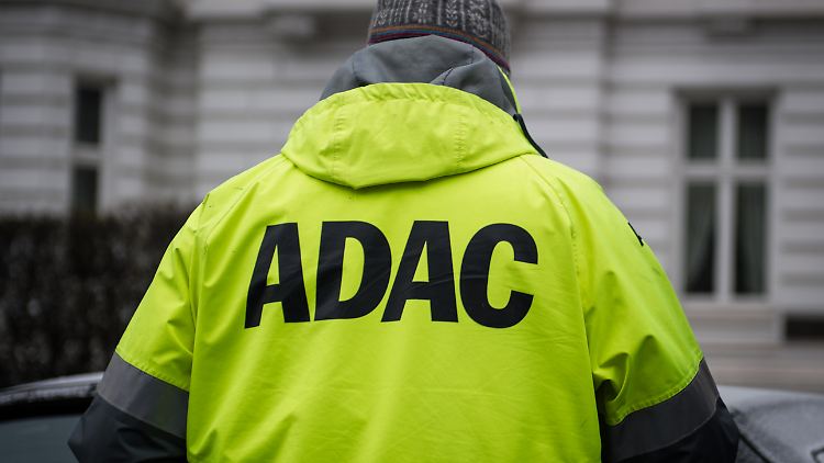 Die Pannenhelfer hat der ADAC angeblich mit Prämien zum Batterie-Tausch angeregt.