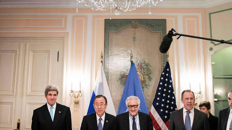 US-Außenminister Kerry, UN-Generalsekretär Ban, der Syrien-Sondergesandte der UN, Brahimi, und der russische Außenminister Lawrow ziehen eine verheerende Bilanz zu Syrien.