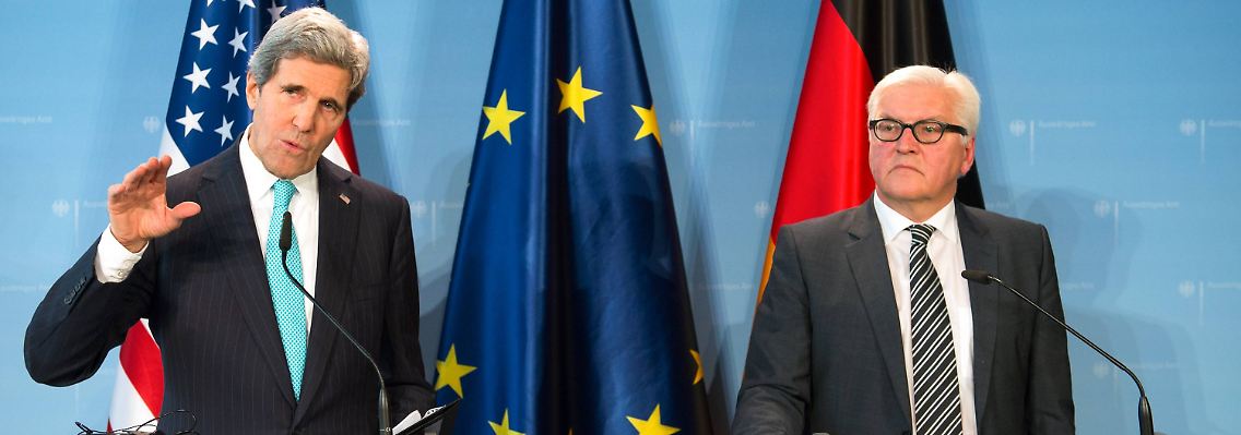 John Kerry und Frank-Walter Steinmeier: Kuschelkurs und Erinnerungen an die gute alte Zeit.