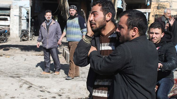 Assads Truppen setzen Fassbomben neuerdings zunehmend in den von den Rebellen kontrollierten Teilen Aleppos ein.