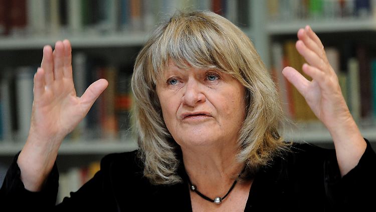 Alice Schwarzer fühlt sich ungerecht behandelt.