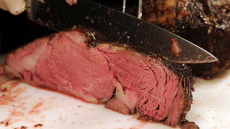 Der langfristige Verzehr von rotem Fleisch erhöht das Risiko, an Dickdarmkrebs zu erkranken, um etwa 20 bis 30 Prozent, sagen Wissenschaftler.