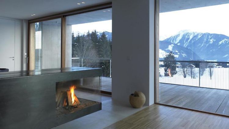Beliebt sind bodentiefe Fenster und große Panoramascheiben.