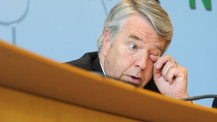 Helmut Linssen soll Ende der 90er Jahre mehrere Hunderttausend D-Mark in die Karibik geschafft haben. 