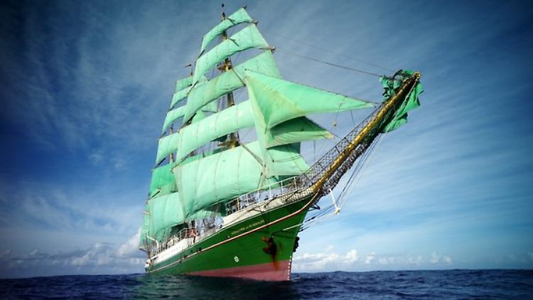 Bräuchte einen größeren Steg - und einen potenten Segelfreund: Die "Alexander von Humboldt".