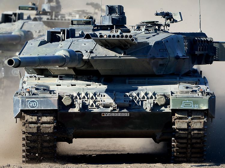 Unangenehme Wahrheit: Der neue Rüstungswettlauf am Golf und im Fernen Osten sichert über Exportprodukte wie den "Leopard II" auch deutsche Arbeitsplätze.