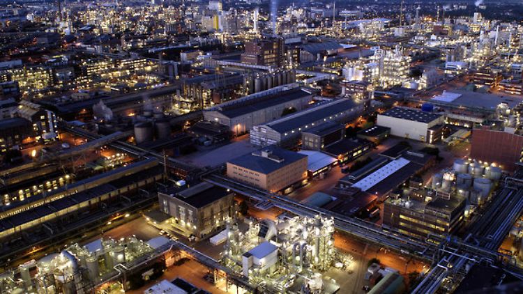 Die 550.000 Chemie-Beschäftigten bekommen mehr Geld.
