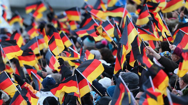 Wer darf die deutsche Fahne bei der Eröffnungsfeier der Winterspiele in Sotschi tragen?