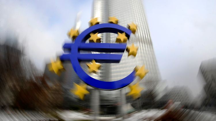 Mit einer Deflationstendenz im Rücken: Der Spielraum der Währungshüter wird enger.