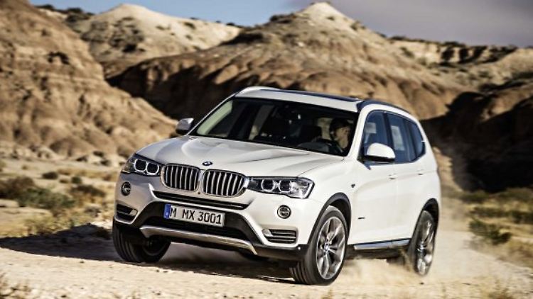 Das seit 2010 angebotene Kompakt-SUV erhält mit dem Facelift eine Front, die an den größeren X5 erinnert.