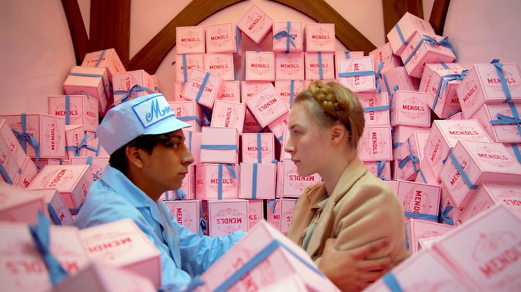 Tony Revolori und Saoirse Ronan in "The Grand Budapest Hotel" - der Film gilt mittlerweile auch als großer Oscar-Favorit.