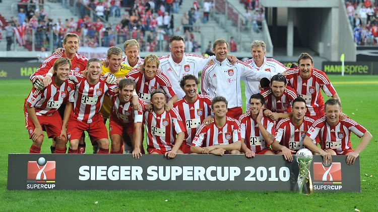 Louis van Gaal hat sein Triple mit den Bayern nun doch noch zusammenbekommen.