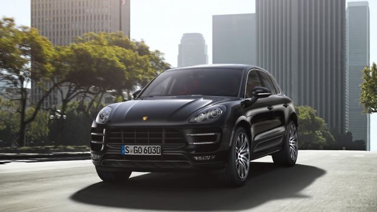 Mit dem neuen SUV Macan erweitern die Stuttgarter ihre Modellpalette nun nach unten.