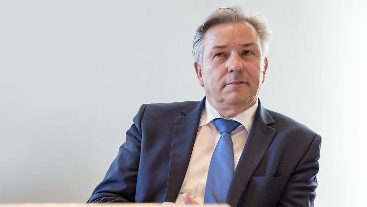 Klaus Wowereit kann nicht erkennen, einen Fehler gemacht zu haben.