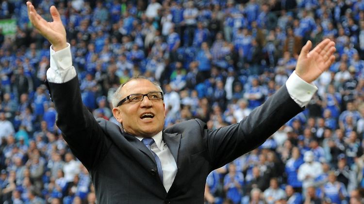 "Sie müssen am Samstag auf der Trainerbank sitzen; sonst gehen weitere drei Punkte verloren und die Situation wird noch hoffnungsloser": Felix Magath.
