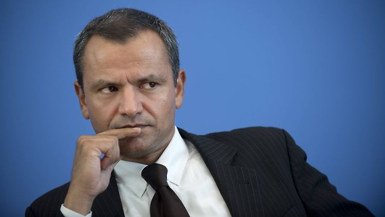 Sebastian Edathy saß seit 1998 für die SPD im Bundestag. Bei der Bundestagswahl 2013 gewann er den Wahlkreis Nienburg II/Schaumburg mit 44,6 Prozent der Erststimmen.