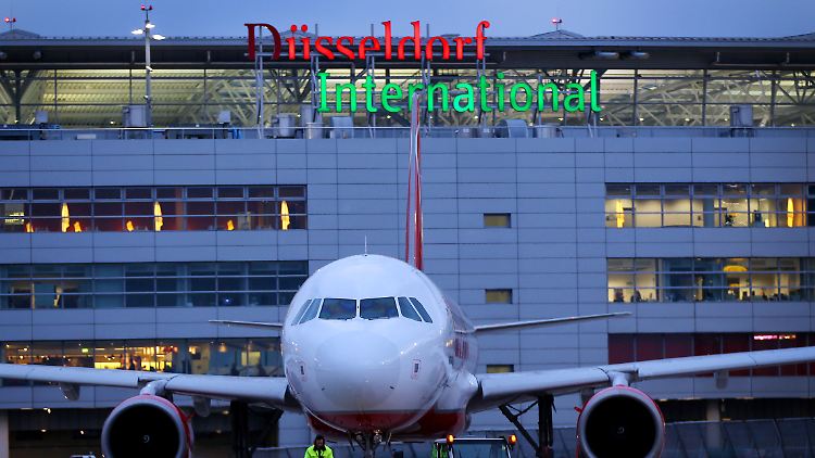 Für mehrere Stunden könnte es am Donnerstag zu Verspätungen und eventuell auch Flugausfällen am Düsseldorfer Flughafen kommen. Verdi hat zu einem Warnstreik aufgerufen.