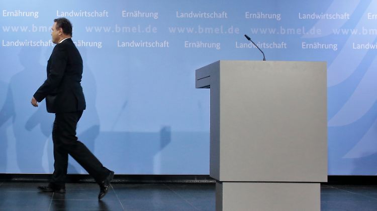Die Große Koalition ist erst zwei Monate alt, aber für Hans-Peter Friedrich ist Schluss.